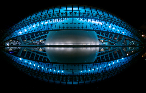 Необычный кинотеатр Hemisferic, Валенсия. Испания