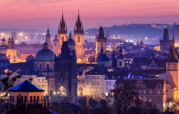 Вид на вечерний город Прага 