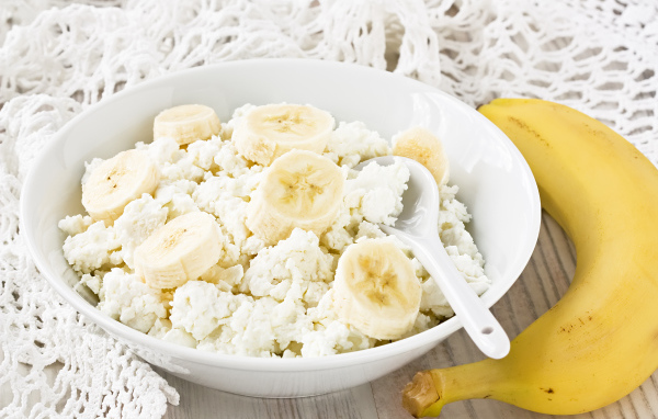 Творог с бананами на завтрак 
