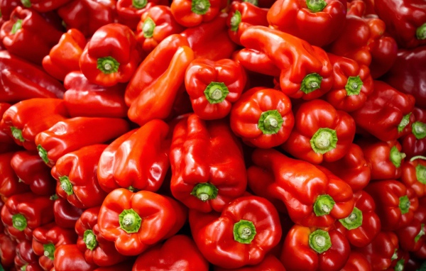 Красный сладкий перец крупным планом 