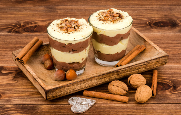 Сливочно - кофейный десерт с орехами и корицей