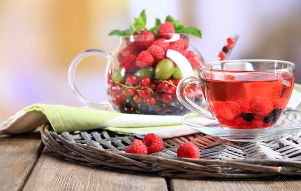 Ароматный фруктовый чай с малиной 