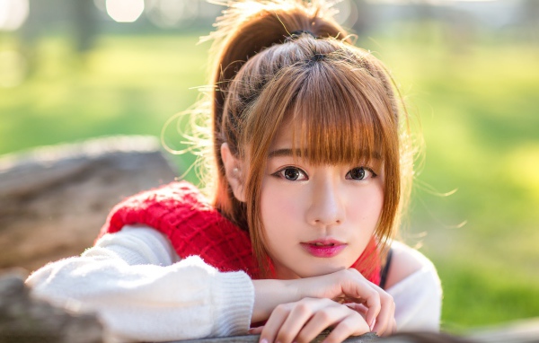 Выразительное лицо красивой девушки азиатки