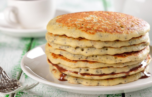 Стопка аппетитных блинов на Масленицу 