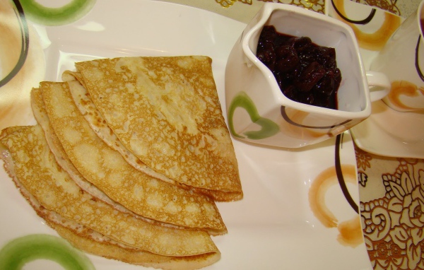 Пустые блинчики с вареньем на Масленицу 2017 
