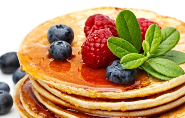 Блины с ягодами на Масленицу 2017 