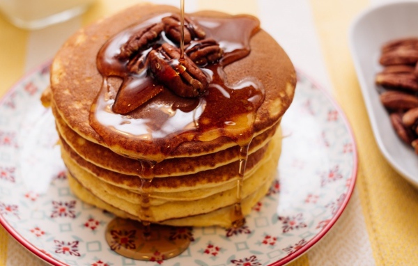 Блины с орехами и медом на Масленицу 