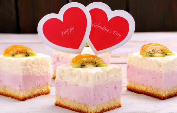 Аппетитные пирожные с сердечками на День Святого Валентина