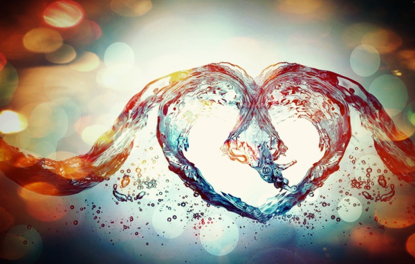Красивое сердце из воды