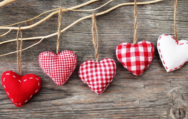 Красивые сердечки из ткани 