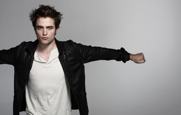 Популярный молодой актер Роберт Паттинсон 