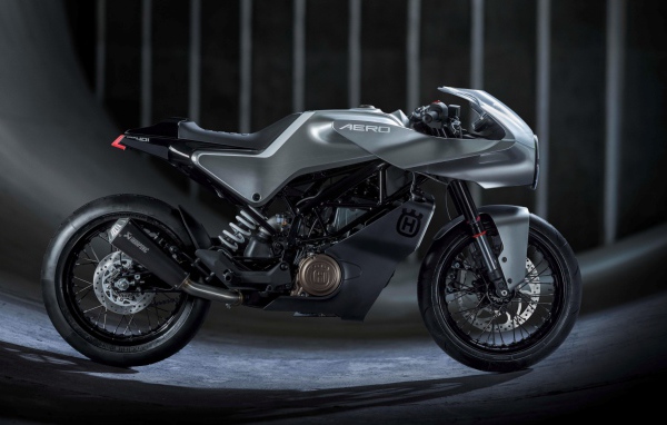 Черный мотоцикл Husqvarna Vitpilen 401 вид сбоку