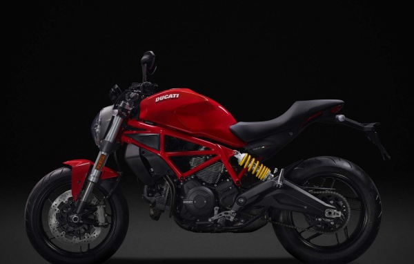 Мотоцикл Ducati Monster 797, вид сбоку
