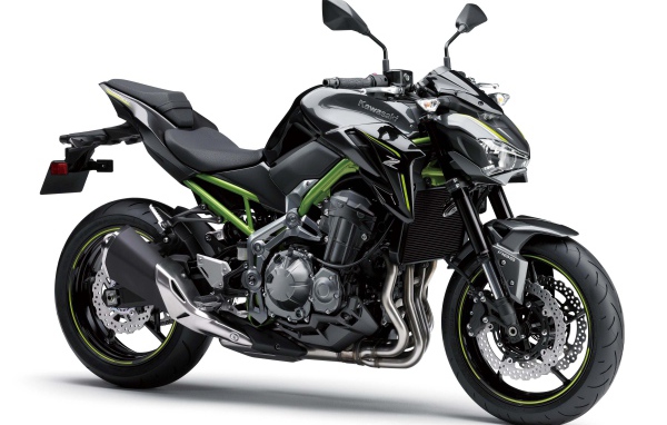 Мотоцикл  Kawasaki Z900 ABS, 2017 на белом фоне 