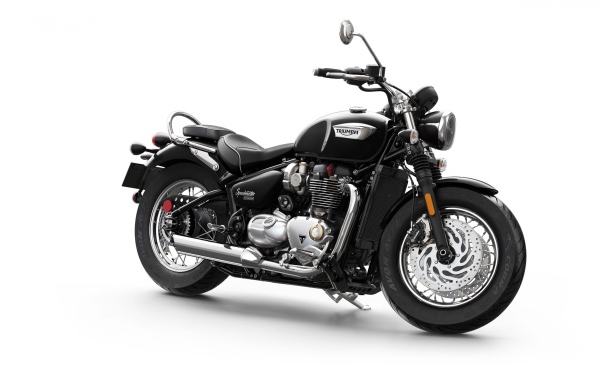 Черный мотоцикл Triumph Bonneville Speedmaster, 2018 на белом фоне