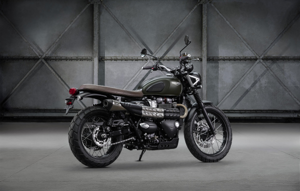 Мотоцикл Triumph Street Scrambler вид сбоку