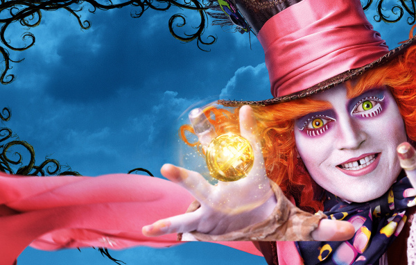 Безумный Шляпник персонаж фильма Алиса в Зазеркалье 