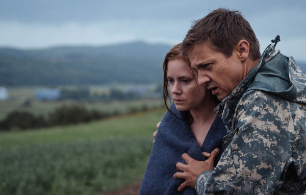 Актеры Эми Адамс и Джереми Реннер фильм Прибытие  