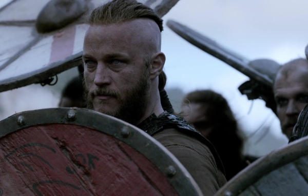 Воин Рагнар Лодброк персонаж сериала Викинги 