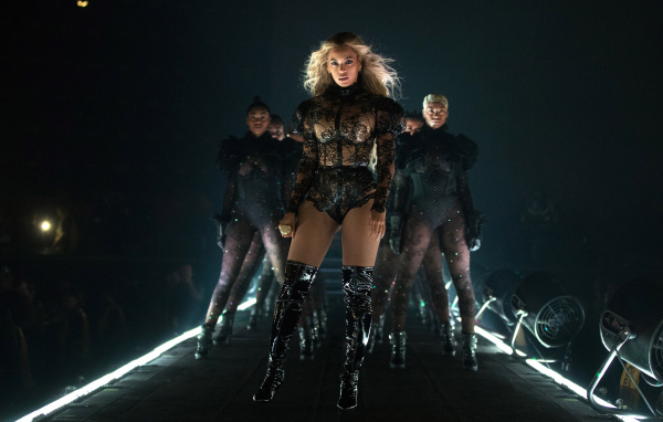 Певица Бейонсе выступление на вручении премии  MTV Europe Music Awards 