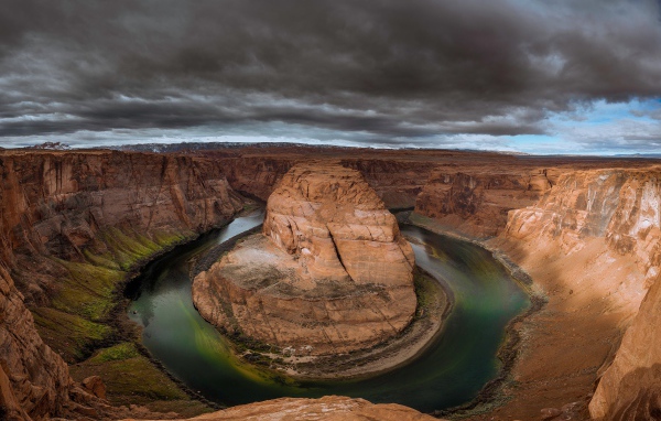 Подковообразный меандр реки Колорадо 