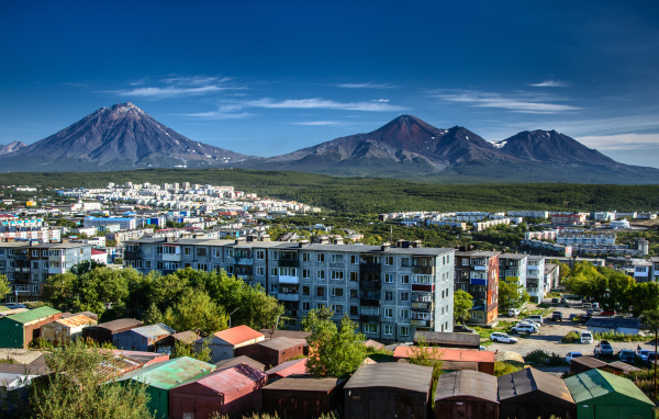 Вид на  вулкан Авачинская сопка, Камчатка 