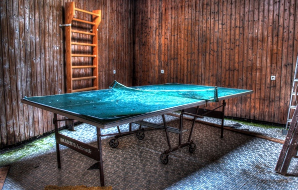 Синий стол для настольного тенниса 