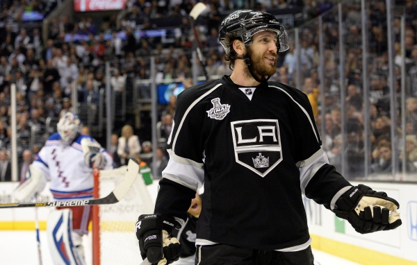 Канадский хоккеист Джаррет Столл 