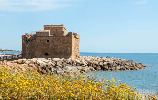 Средневековый Пафосский замок,  Кипр 