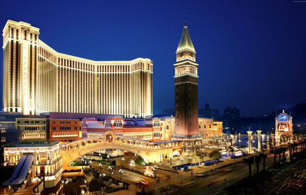 Отель Venetian в ночное время, Макао, Китай 