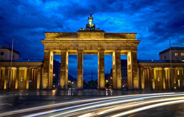 Архитектурный памятник Бранденбургские ворота, Берлин. Германия