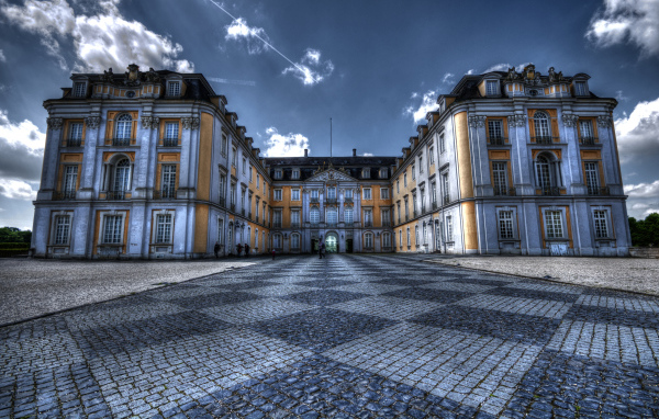 Дворец Аугустусбург, Брюль. Германия 