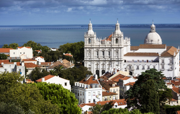 Панорама на архитектуру города Лиссабон, Португалия