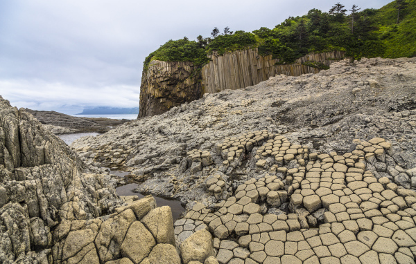 Брусчатка мыса Столбчатого, Курильские острова. Россия 