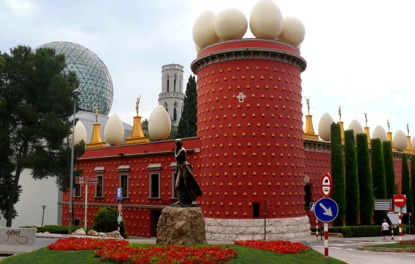 Театр-Музей Дали в Фигерасе, Коста Брава. Испания 