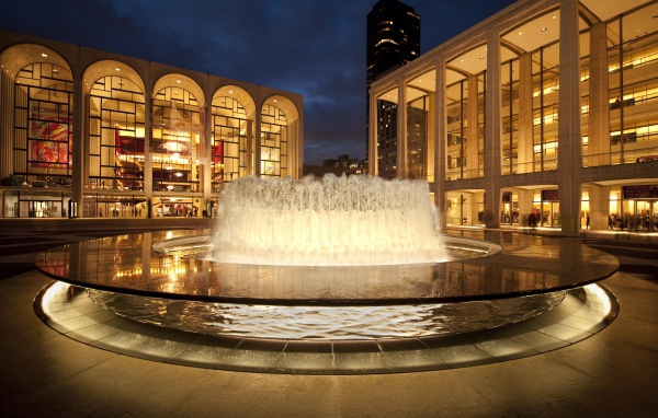 Fountain near the building Lincoln Center, New York
