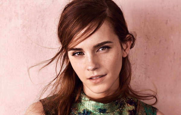 Актриса Эмма Уотсон с карими глазами 