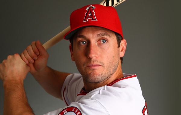 Бейсболист Дэвид Фриз с битой 