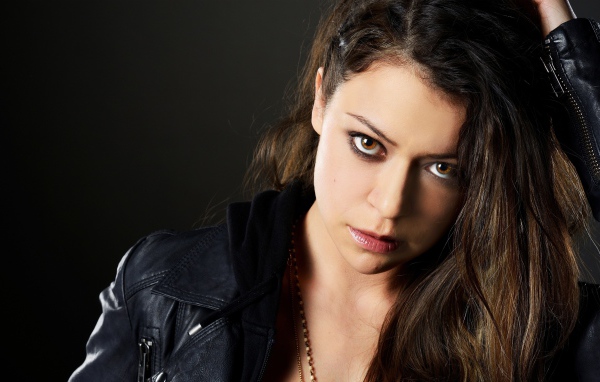 Кареглазая брюнетка канадская актриса Татьяна Маслани