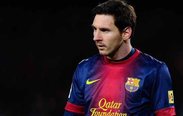 Нападающий Лионель Месси на поле