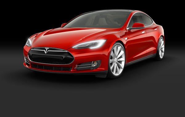 Красный электромобиль Tesla Model S 