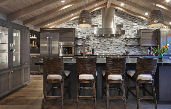 Стильная кухня в сером цвете 