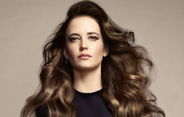 Знаменитая голубоглазая актриса Ева Грин 