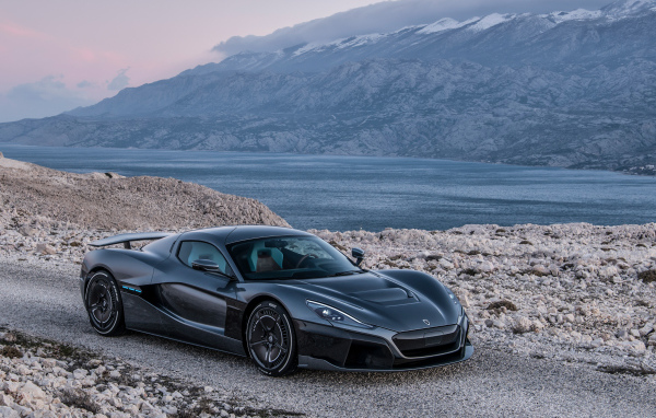 Черный спортивный автомобиль Rimac C Two Geneva 2018 года