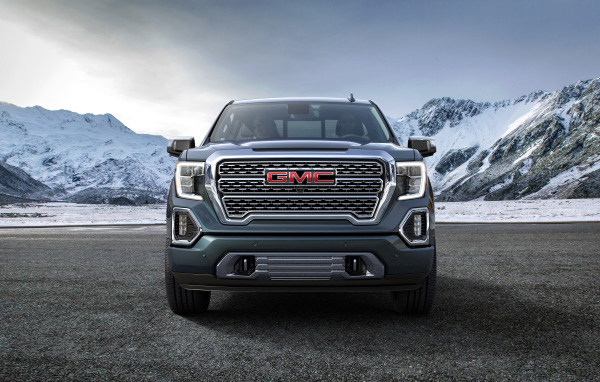 Автомобиль GMC Sierra, 2019 года вид спереди