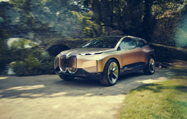 Красивый новый внедорожник BMW Vision iNext, 2018