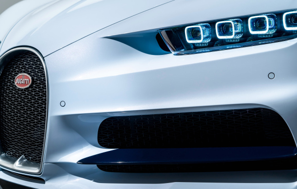 Фара автомобиля Bugatti Chiron