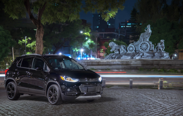 Черный Chevrolet Trax Premier, 2018 года в городе