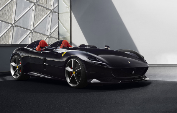 Черный кабриолет Ferrari Monza SP2  2019 года