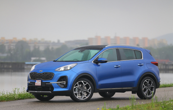 Синий внедорожник KIA Sportage GT Line S 2018 